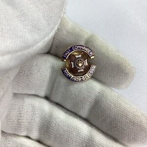 Vintage Yellow Gold Enamel Veterans of Foreign Wars Pin